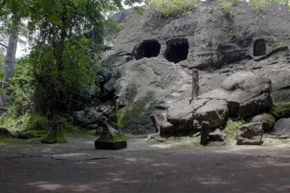 titik 1 DBN goa selomangleng