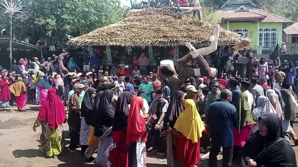 Photo Upacara Adat di Solor Watan Lema masa kini
Dok. Pribadi Bara Pattyradja